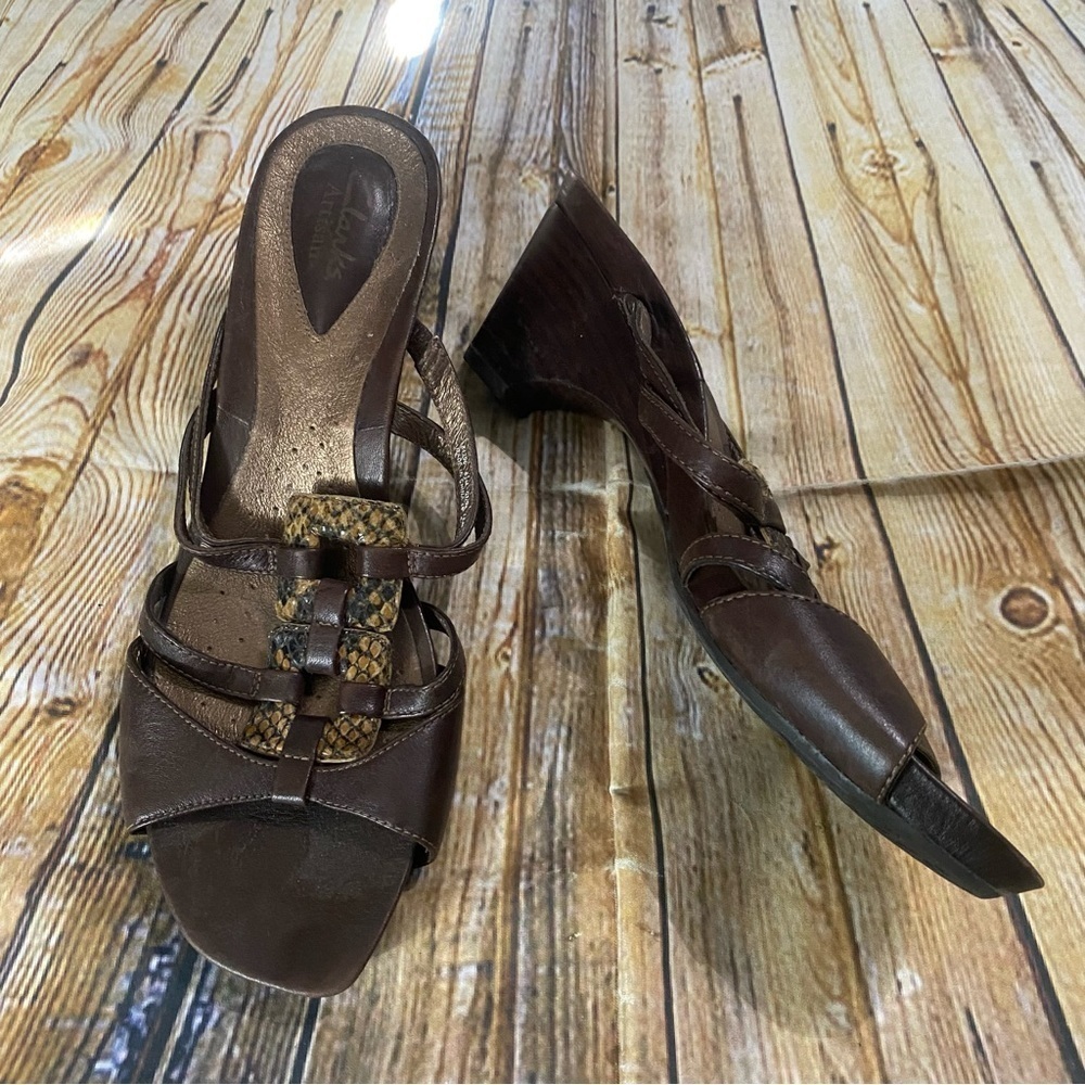 Clarks Artisan Amalia Leather Snakeskin Slip On Sandals Size 8.5 M